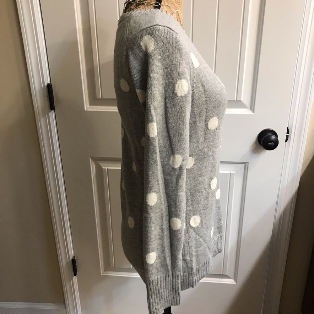 ⚪️GAP Polka Dot Sweater - Picture 5 of 9